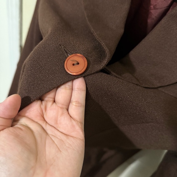 Vintage Emblem Brown Blazer with Shoulder Pads – Size 7 - Picture 8 of 13
